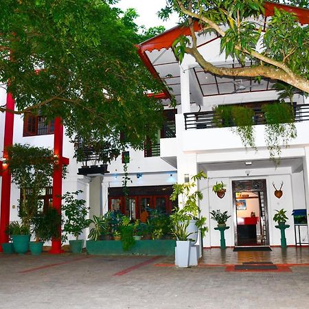Thilaka City Hotel Anuradhapura Exterior foto