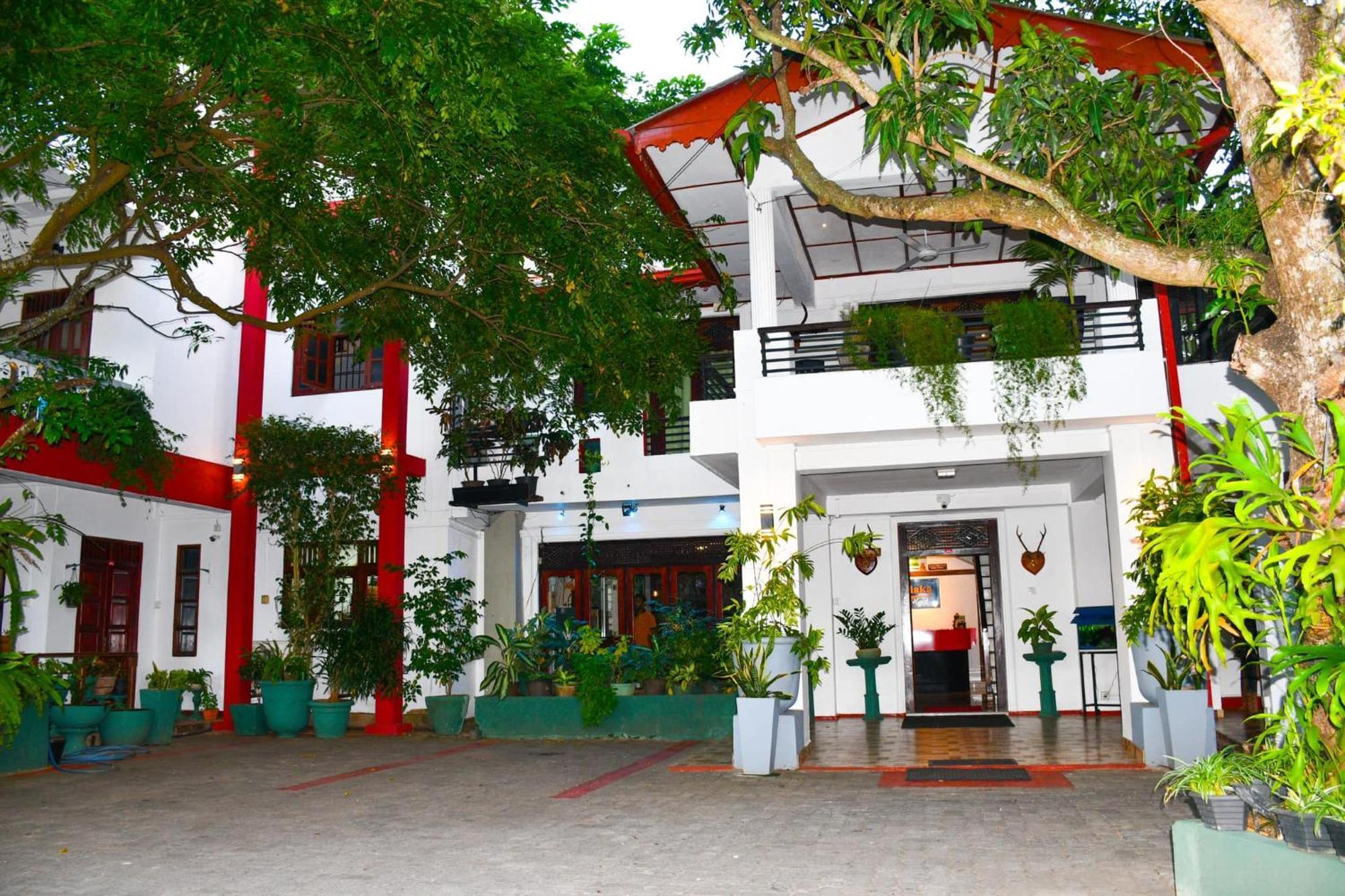 Thilaka City Hotel Anuradhapura Exterior foto