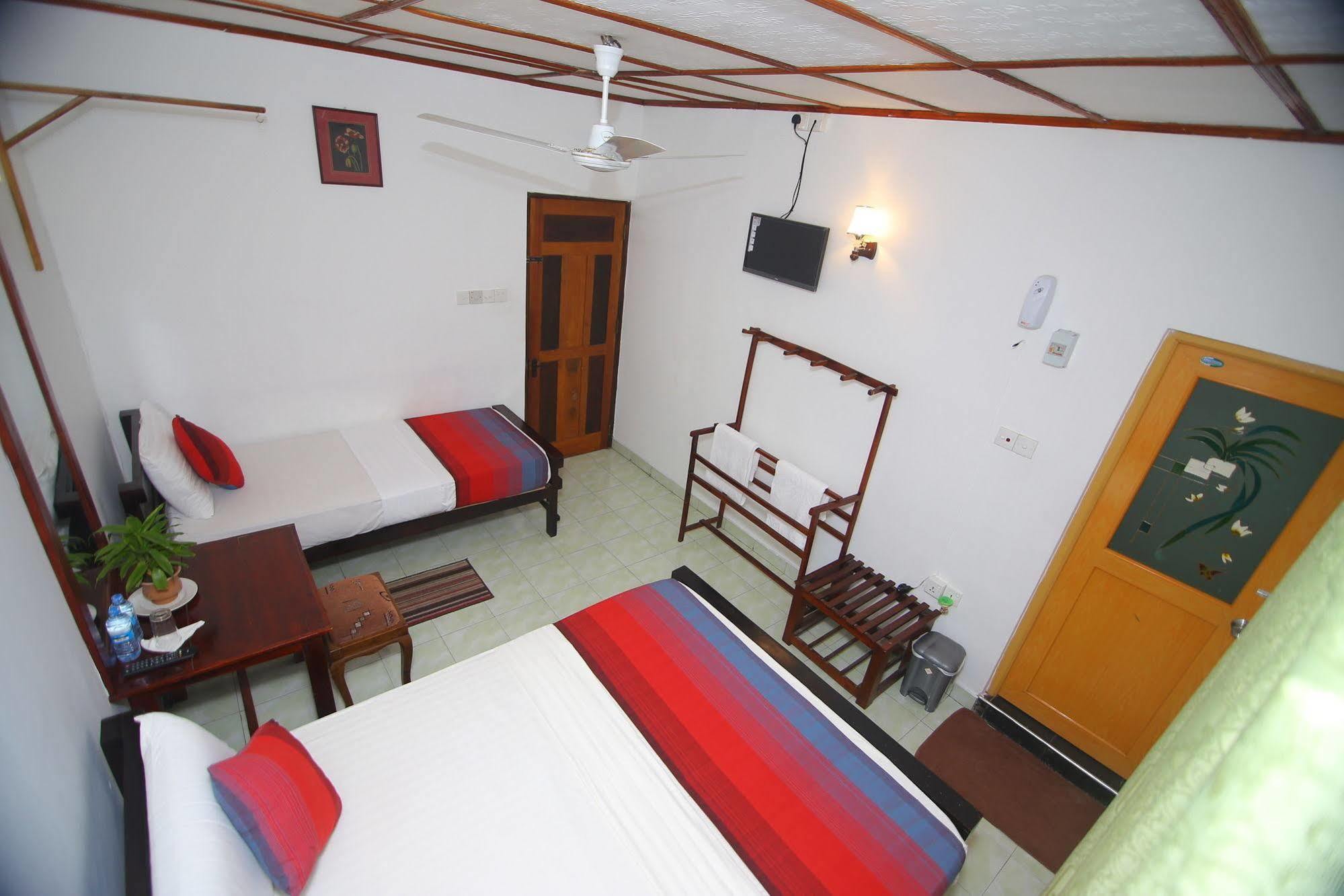 Thilaka City Hotel Anuradhapura Exterior foto