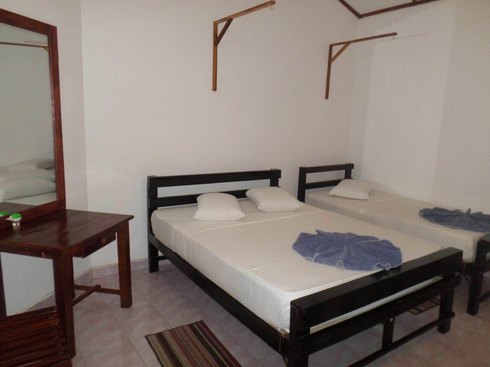 Thilaka City Hotel Anuradhapura Exterior foto