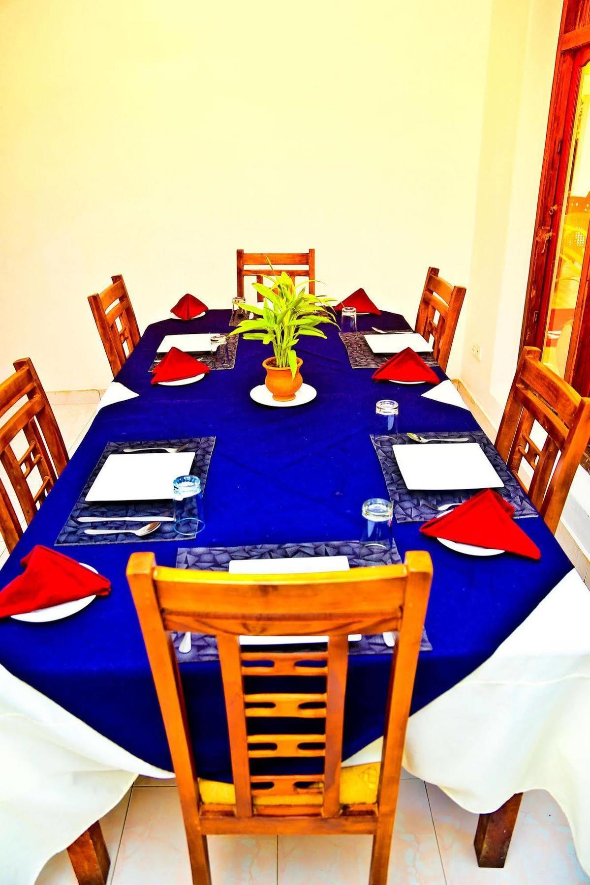 Thilaka City Hotel Anuradhapura Exterior foto