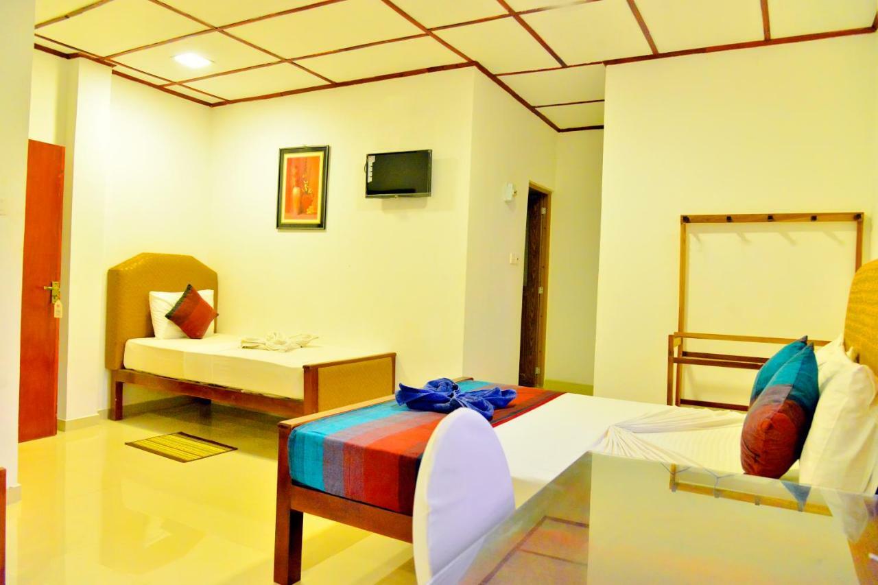Thilaka City Hotel Anuradhapura Exterior foto